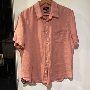 Vince men’s single pocket short sleeve linen shirt. Size L.